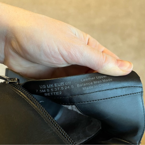 Franco Sarto Bette Black Bootie Chelsea Boot Size 7.5 - Picture 5 of 6